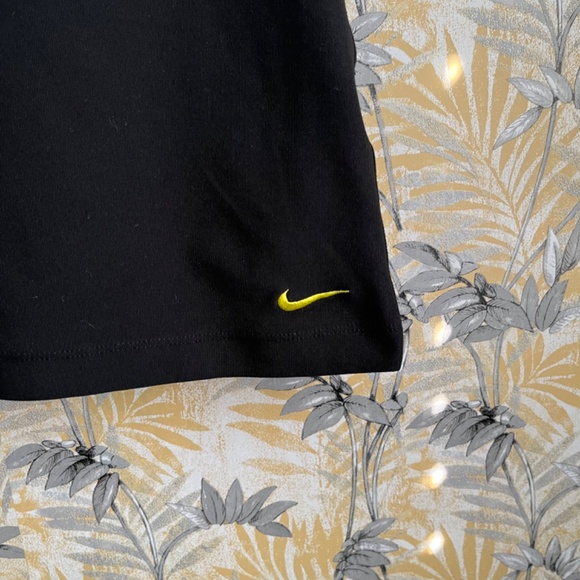 Women’s Nike Black Workout Dri-Fit Tank Top With Built-in Bra Size Large - Picture 3 of 10